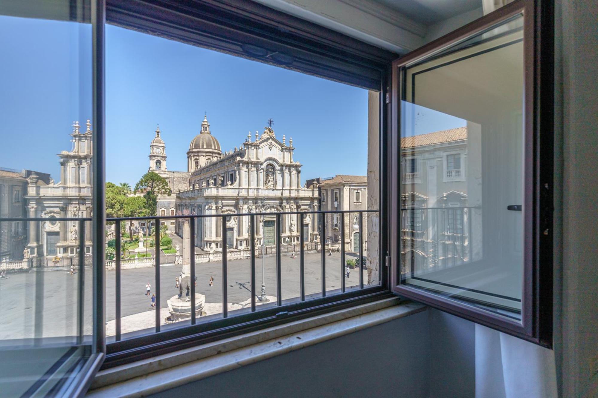 La Finestra Sul Duomo Panzió Catania-Fontanarossai nemzetközi repülőtér Kültér fotó