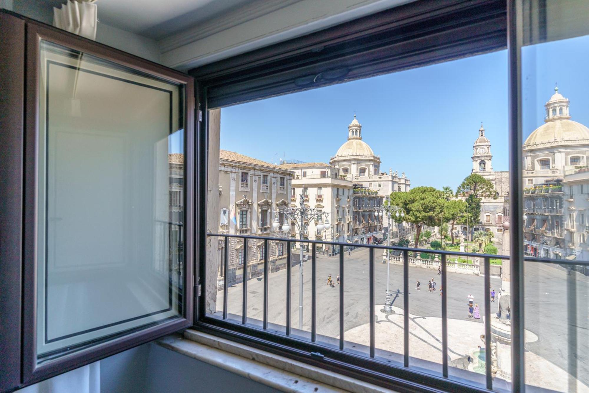 La Finestra Sul Duomo Panzió Catania-Fontanarossai nemzetközi repülőtér Kültér fotó
